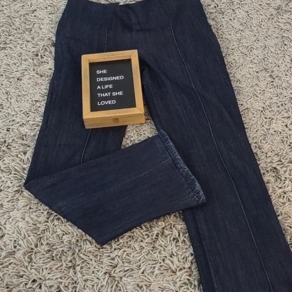 Elizabeth and James stretch denim frayed hemline 0 - Picture 2 of 7